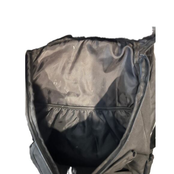 EastSport Top Loading Black Backpack - Picture 4 of 4